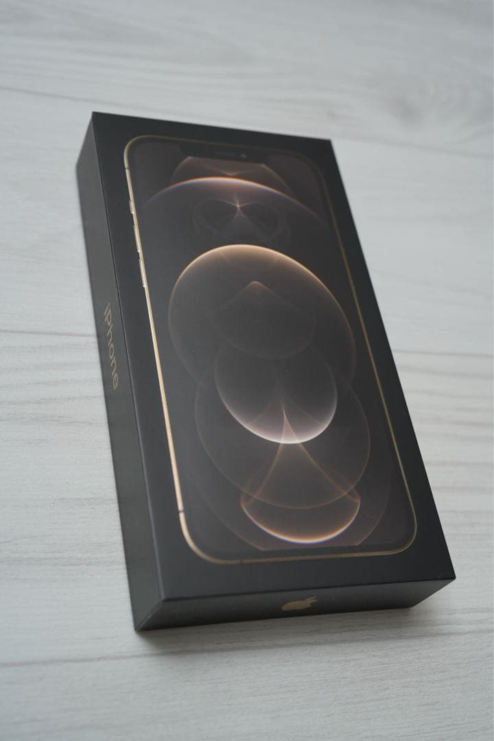 一時的に値下げ中…もう直ぐ戻します。iPhone12 Pro Max 256GB