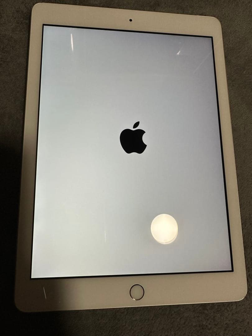 Apple iPad 第6世代 32GBホワイト 本体