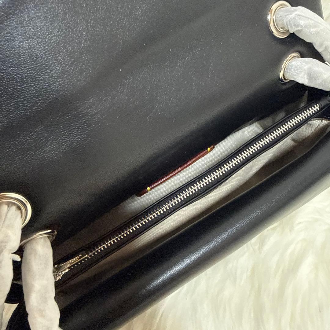 COACH ブラック ショルダーバッグ キルティング