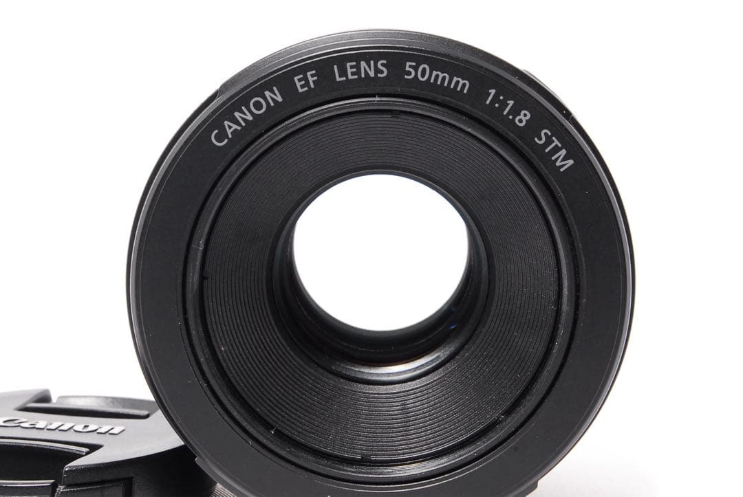 極美品❤️Canon EF 50mm F2.8 STM❤️単焦点レンズ❤️STMレンズ