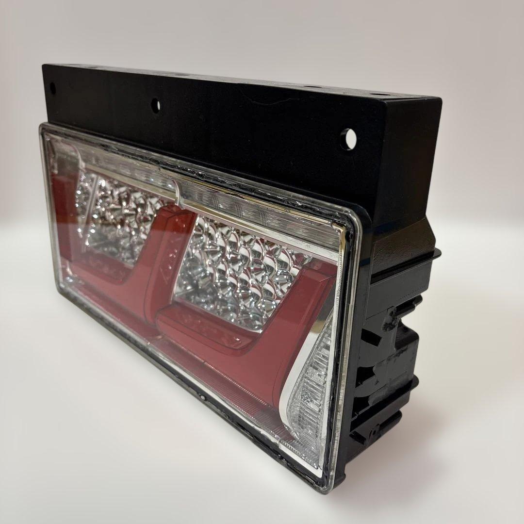 NO.36 小糸 トラック用4t 10t ノーマルタイプ（運転席側）右R