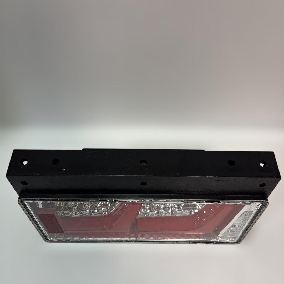 NO.36 小糸 トラック用4t 10t ノーマルタイプ（運転席側）右R