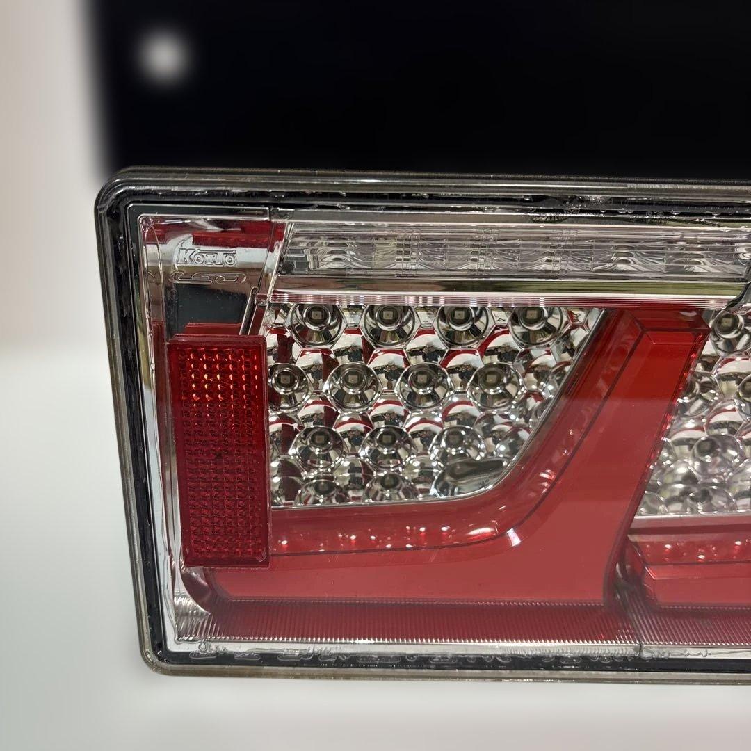 NO.36 小糸 トラック用4t 10t ノーマルタイプ（運転席側）右R