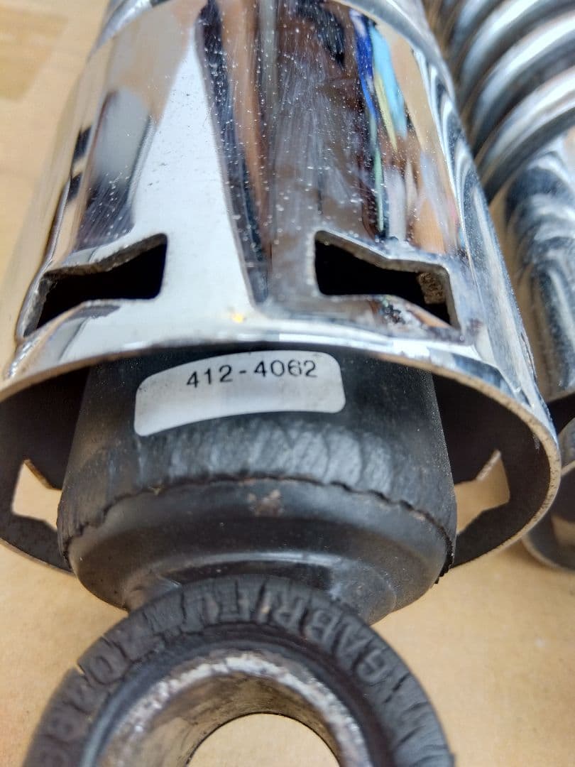 プログレッシブ 412-4062　04〜スポーツスター１１インチリアショック