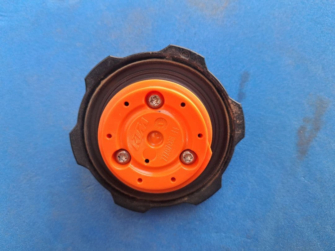 KTM　125SX純正タンク