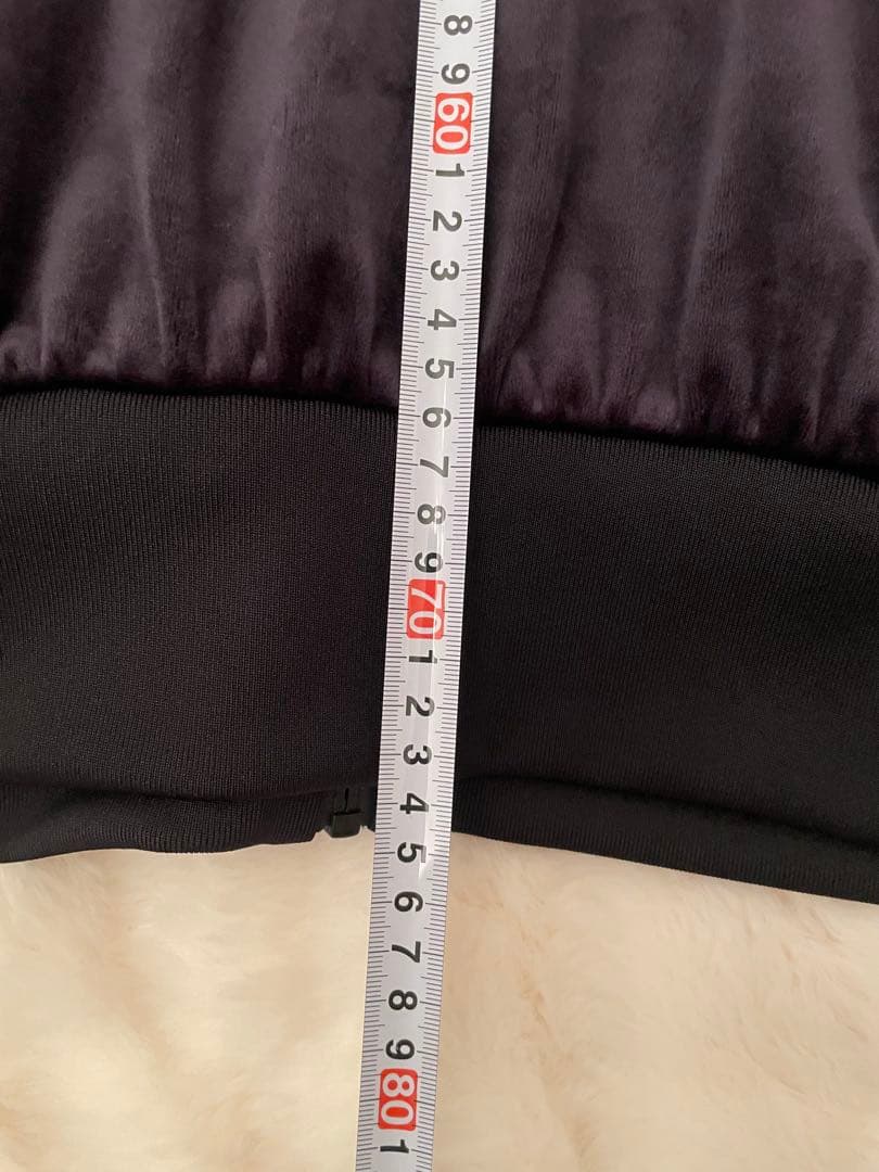 adidas ベロアトラックトップ　2026新作