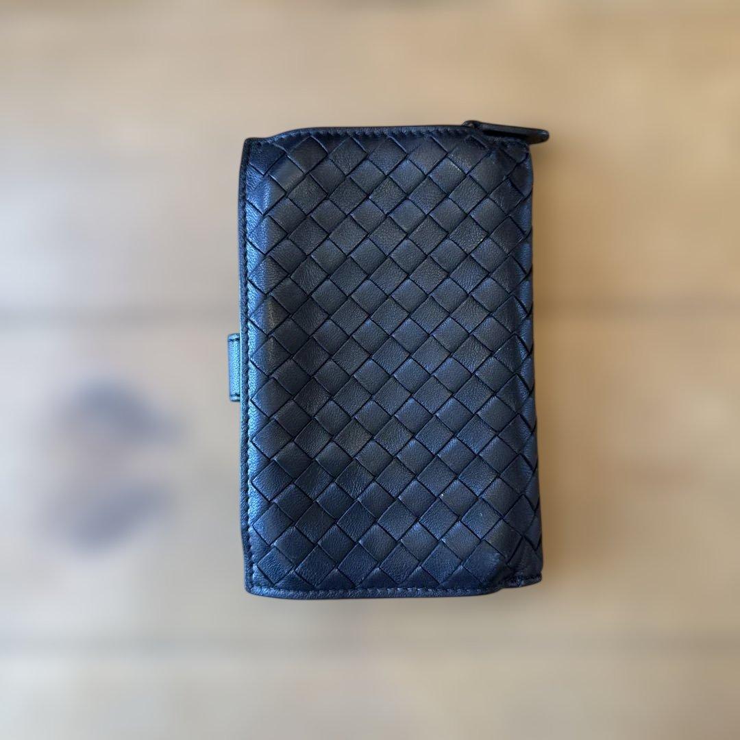 ボッテガべネタ　黒 レザー 二つ折り財布