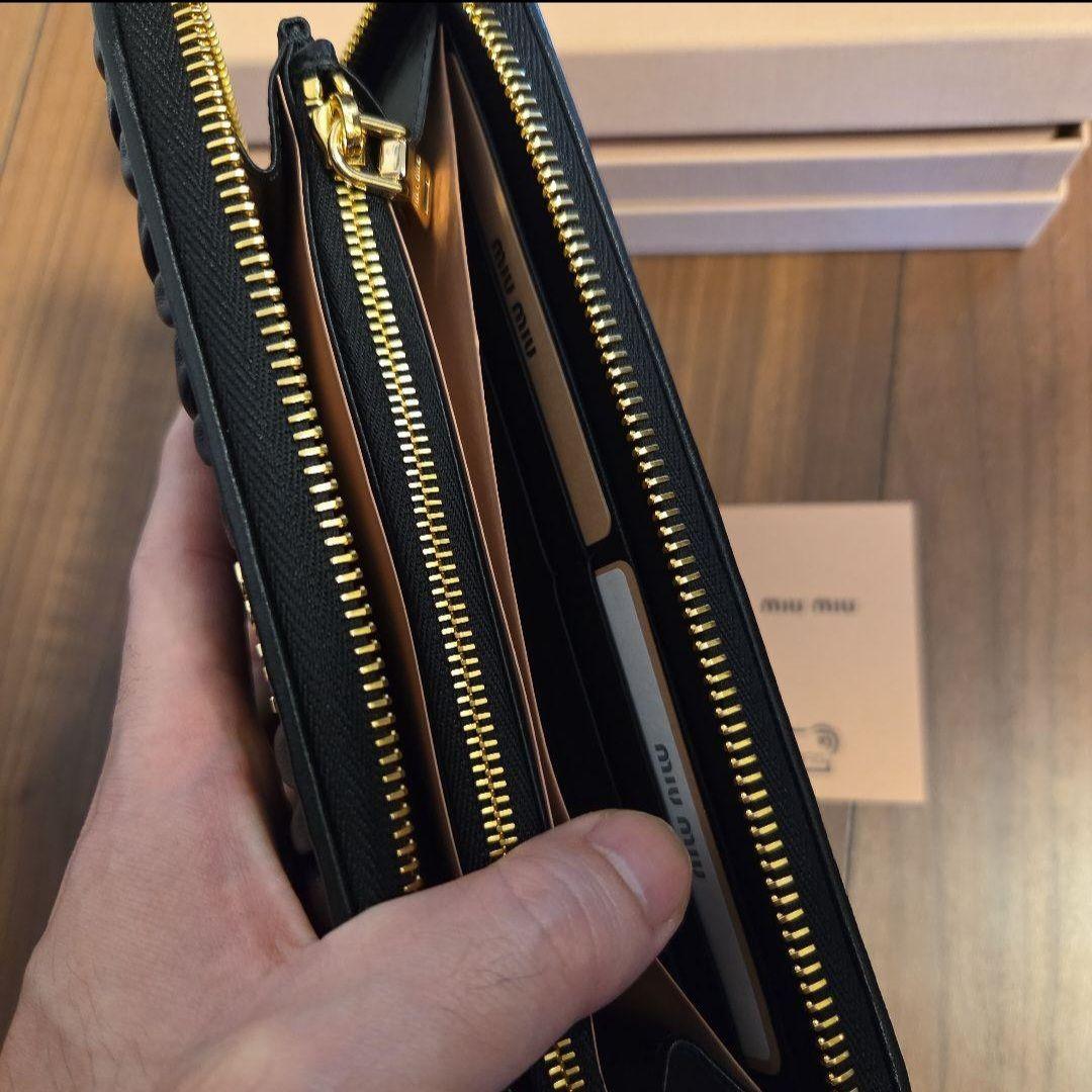 MIU MIU　ミュウミュウ　長財布　新品　未使用　黒　マトラッセ　ジップ