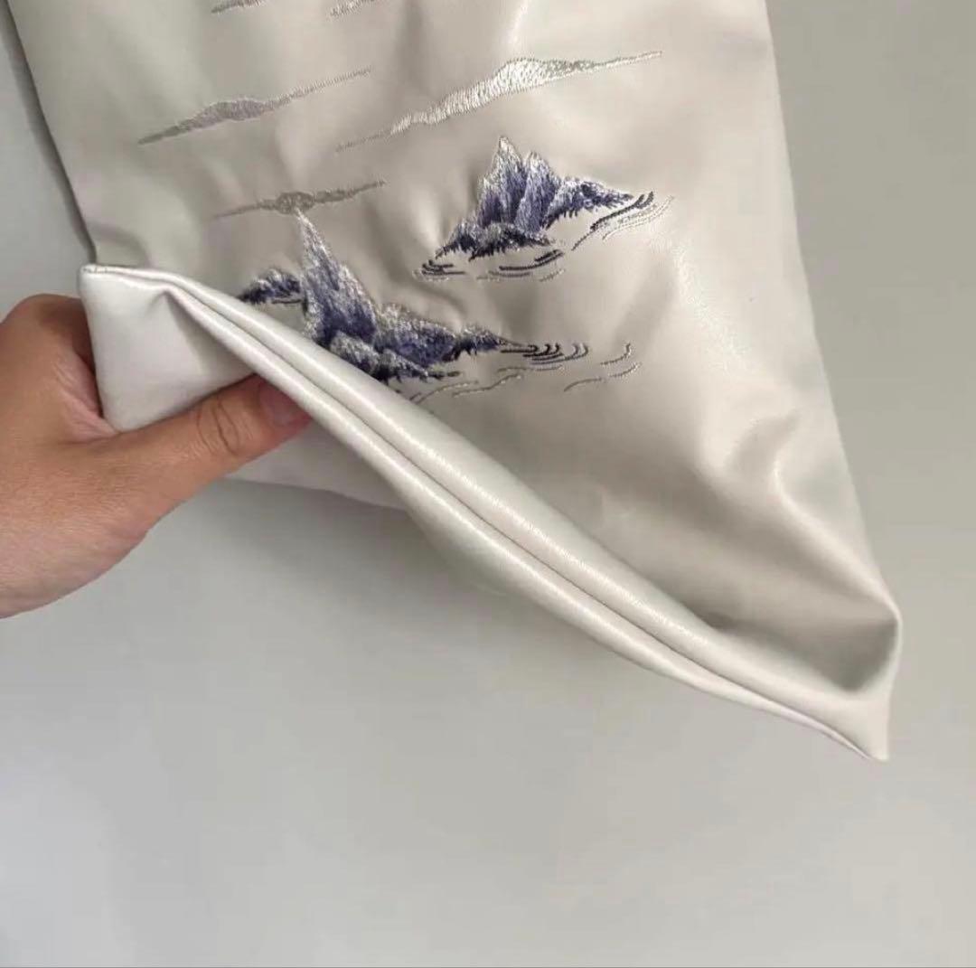 むぎ様　tanakadaisuke タナカダイスケ　刺繍レザーバッグ