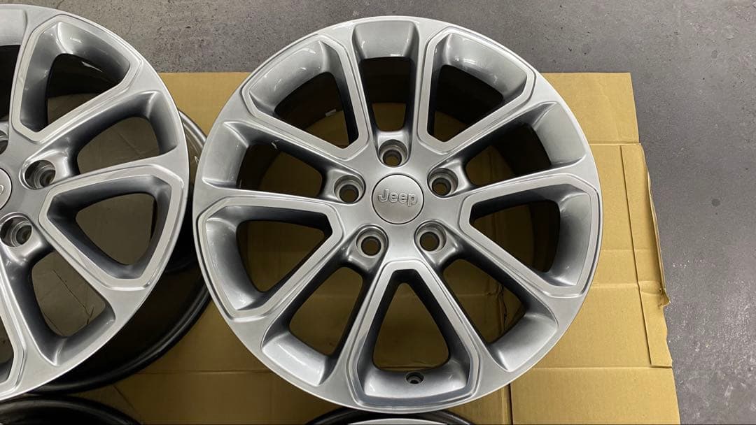 だ*い様 Jeep 18インチ 5スポークホイール 8J