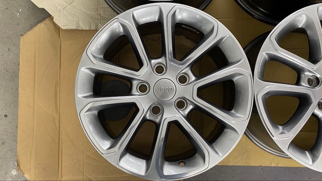 だ*い様 Jeep 18インチ 5スポークホイール 8J