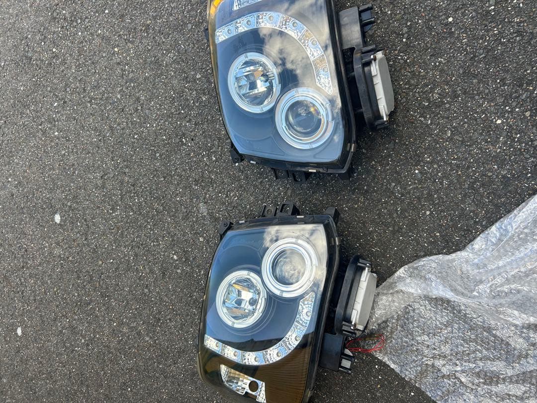 ひ*ろ様 ハイエース3型　ヘッドライト中古品