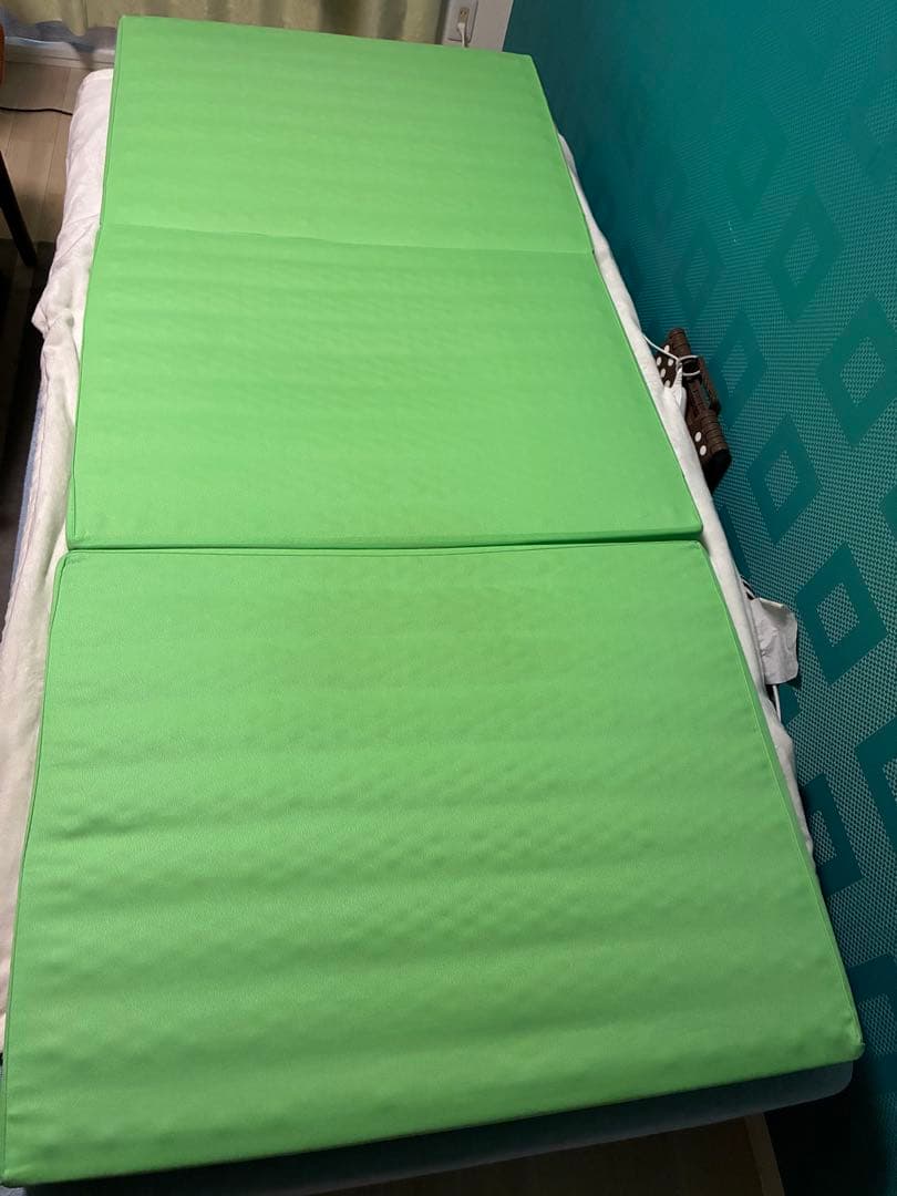 ヘルスウェーブマットレス三つ折り