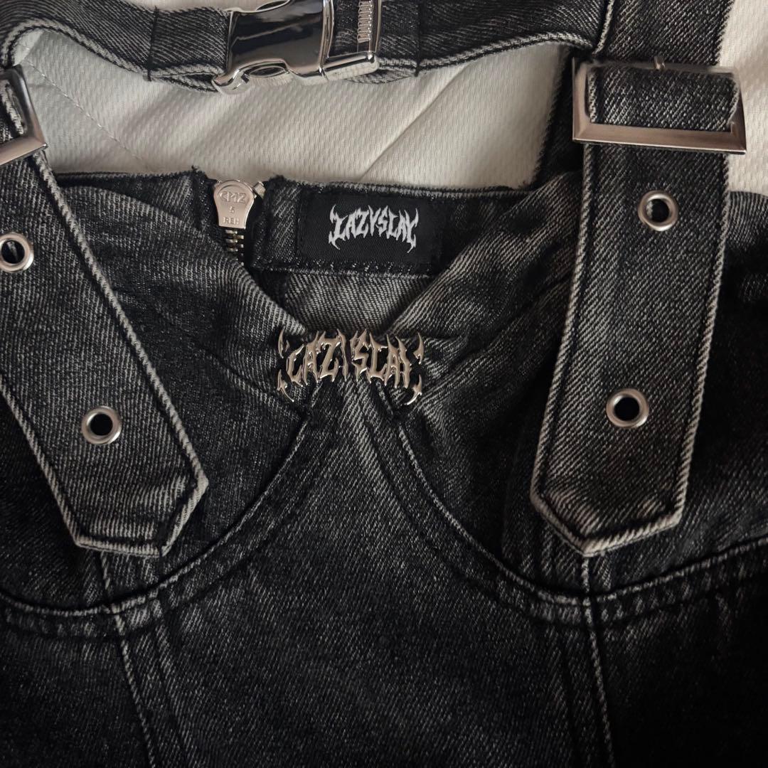 LAZYSLAY デニムチャームワンピ グレー ジャンパースカート