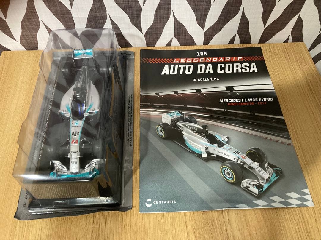 一台限定入荷　日本未発売　ビッグスケールF1コレクション　メルセデス　W05