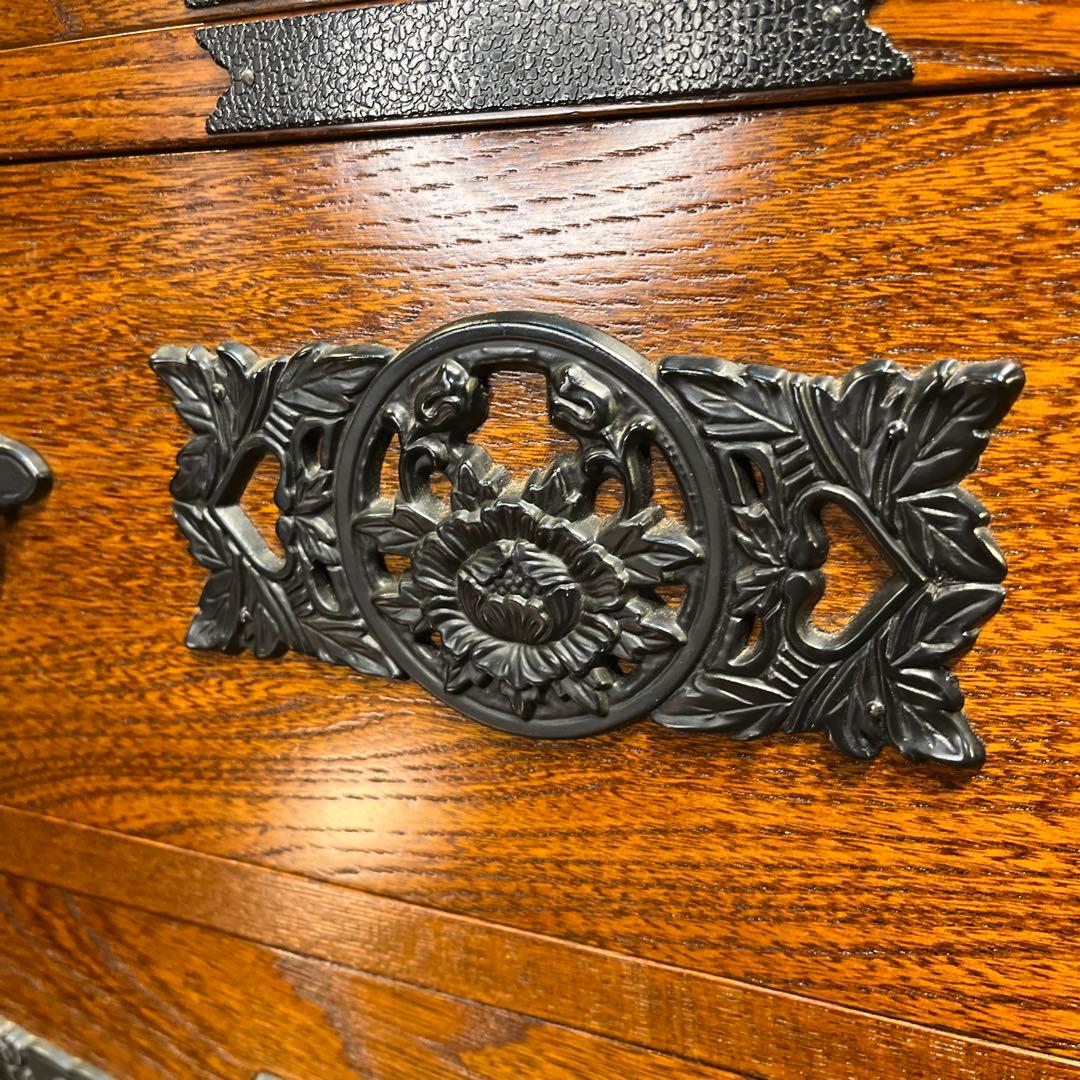 Sale 和製アンティーク　重厚感ある鉄器　　チェストキャビネット　民芸タンス