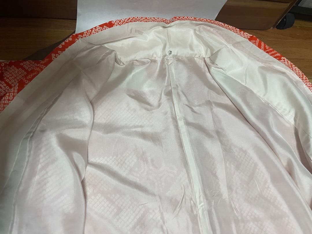 総絞り刺繍入りの豪華な振袖