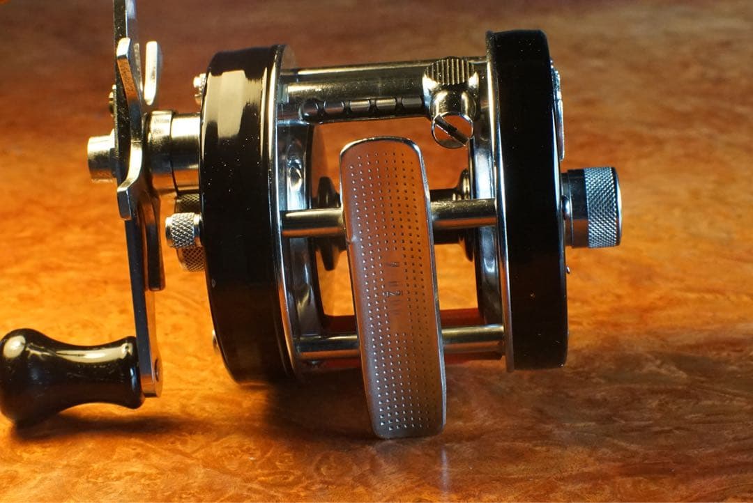 ABU アンバサダー 5600C メンテ済 フレーム修正済