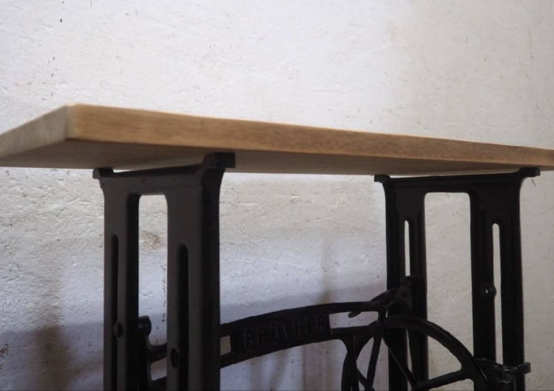 1063　黒ペンキのミシンテーブル　デスク　古家具　レトロ　リメイク　ビンテージ