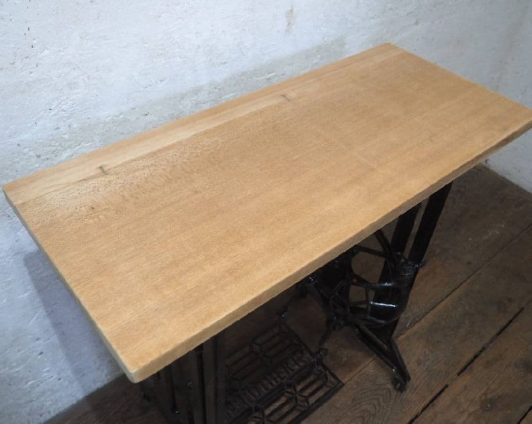 1063　黒ペンキのミシンテーブル　デスク　古家具　レトロ　リメイク　ビンテージ