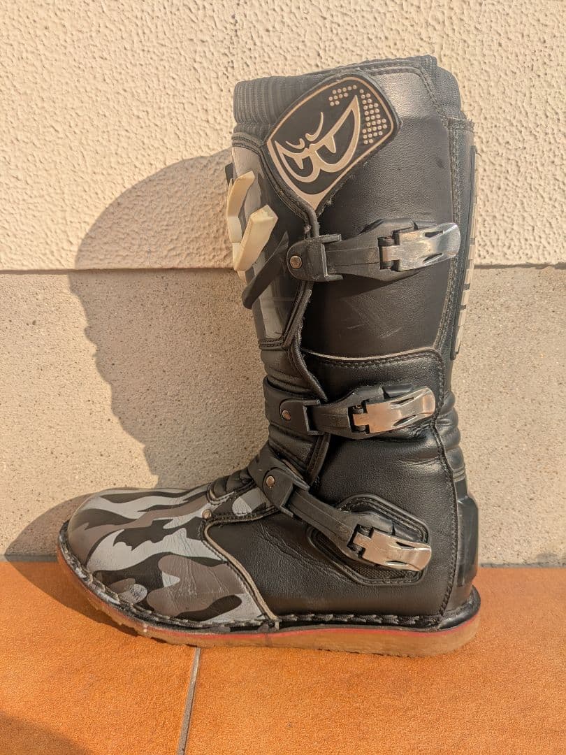 ベリック トライアルブーツ（カモフラ·中古品）27.5センチ相当