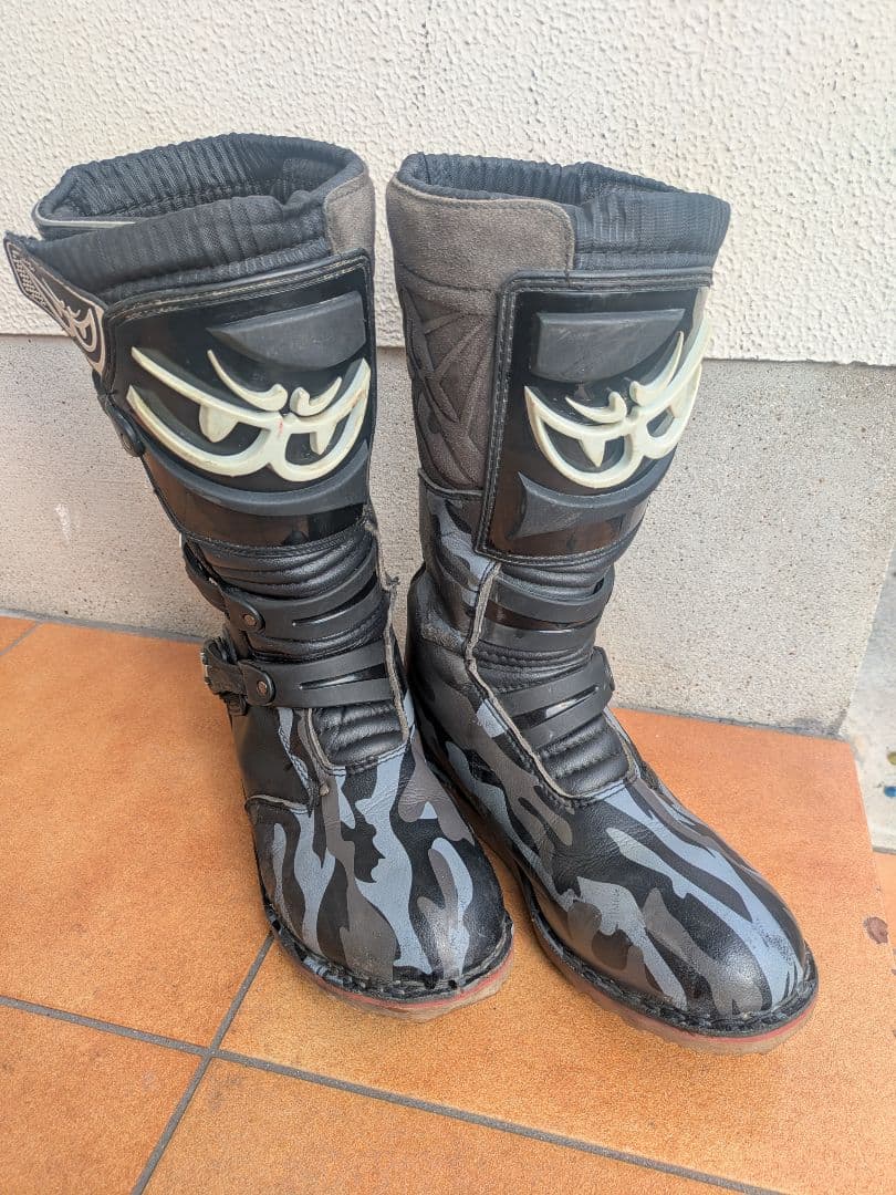 ベリック トライアルブーツ（カモフラ·中古品）27.5センチ相当