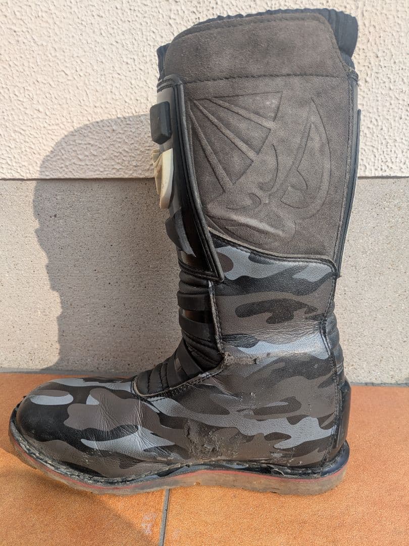ベリック トライアルブーツ（カモフラ·中古品）27.5センチ相当