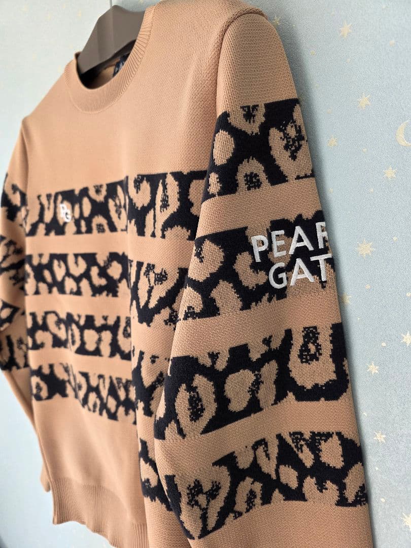 新品タグ付きPEARLY GATES レオパード柄ニット４