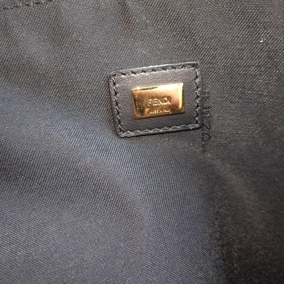 美品⭐フェンディ　クラッチバッグ　ピンク　ローマ　デカロゴ　レザー