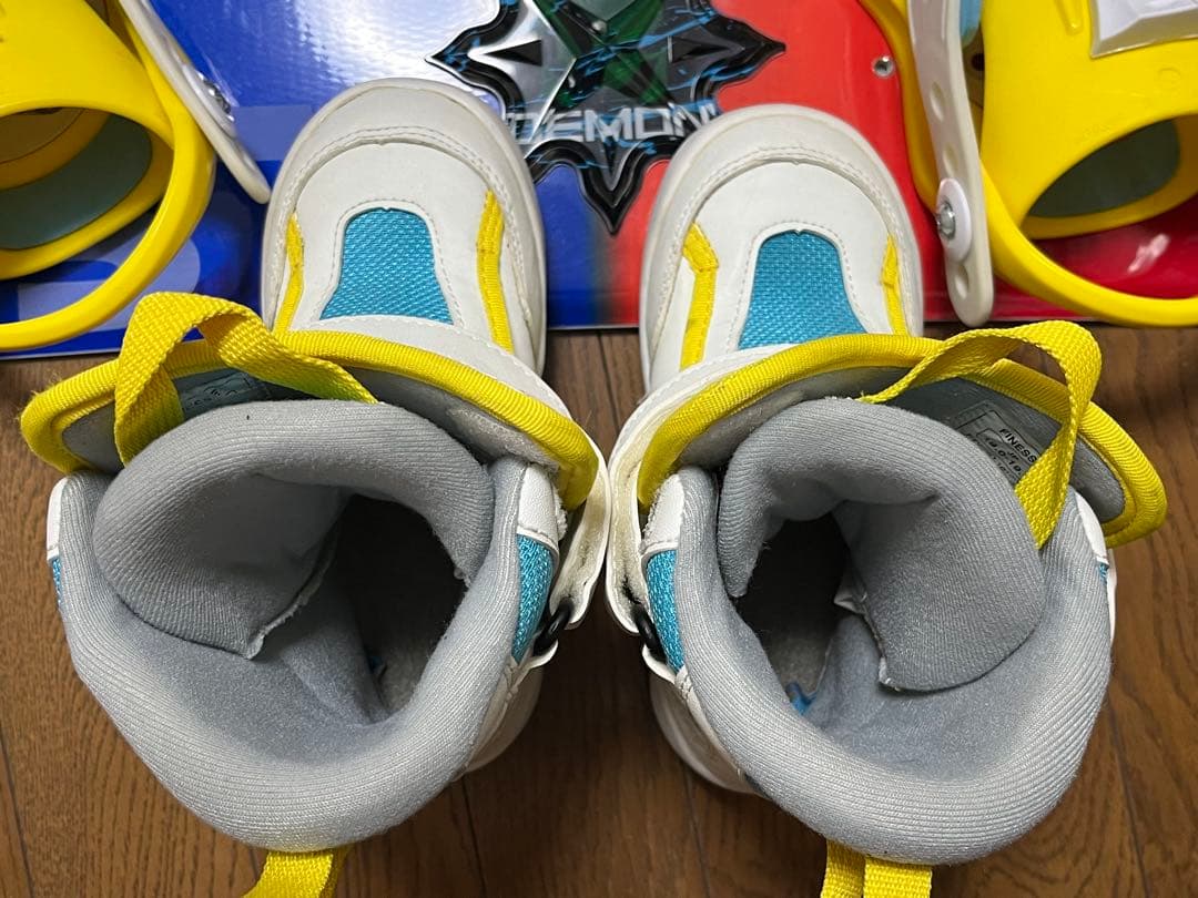 美品　子ども用スノーボード セットボードブーツ バインディング付き