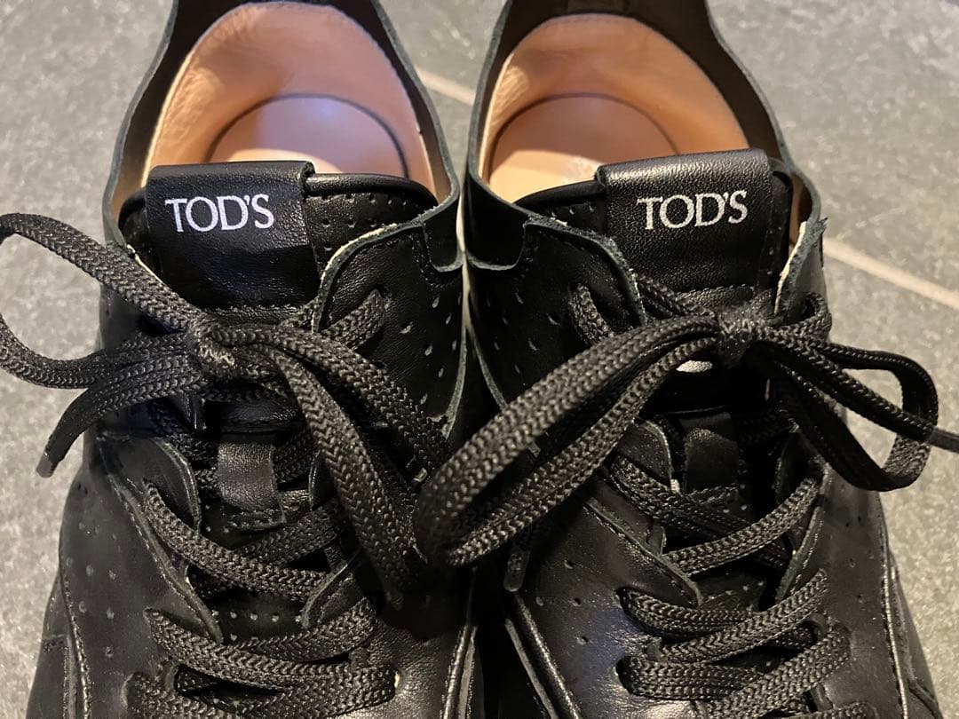 トッズ　スニーカー