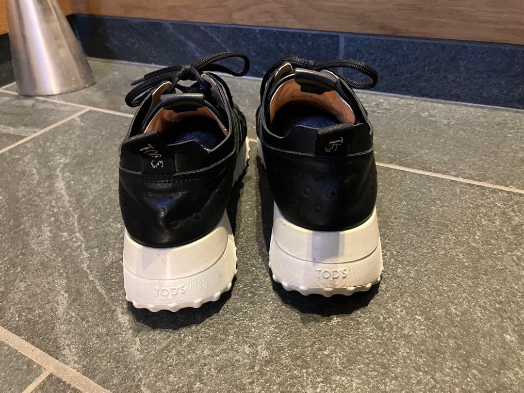 トッズ　スニーカー