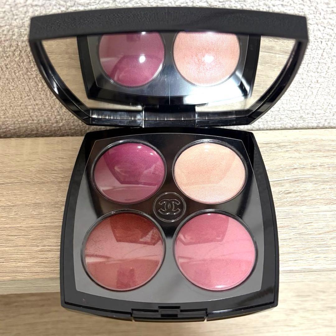 CHANEL ルージュ ヌワール コンフィダンス アイシャドウ　チークカラー