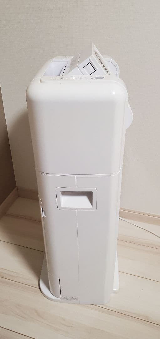 【美品】アイリスオーヤマ除湿機サーキュレーター・デシカント方式IJDC-K80