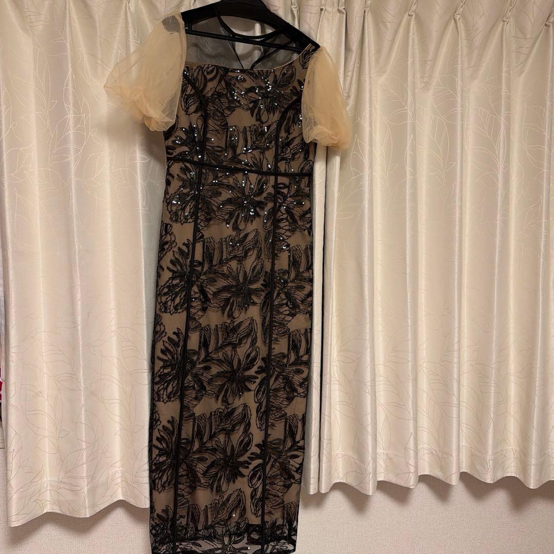 最終値下げ。明日消去【LEJA】アシンメトリーシアーフラワードレスワンピース