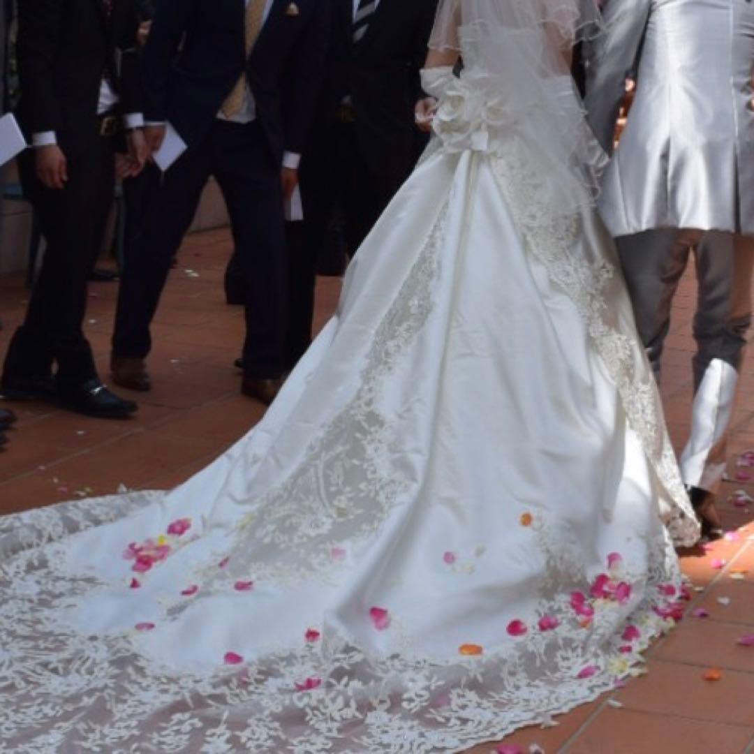 結婚式　ウエディングドレス　レース　パール　写真