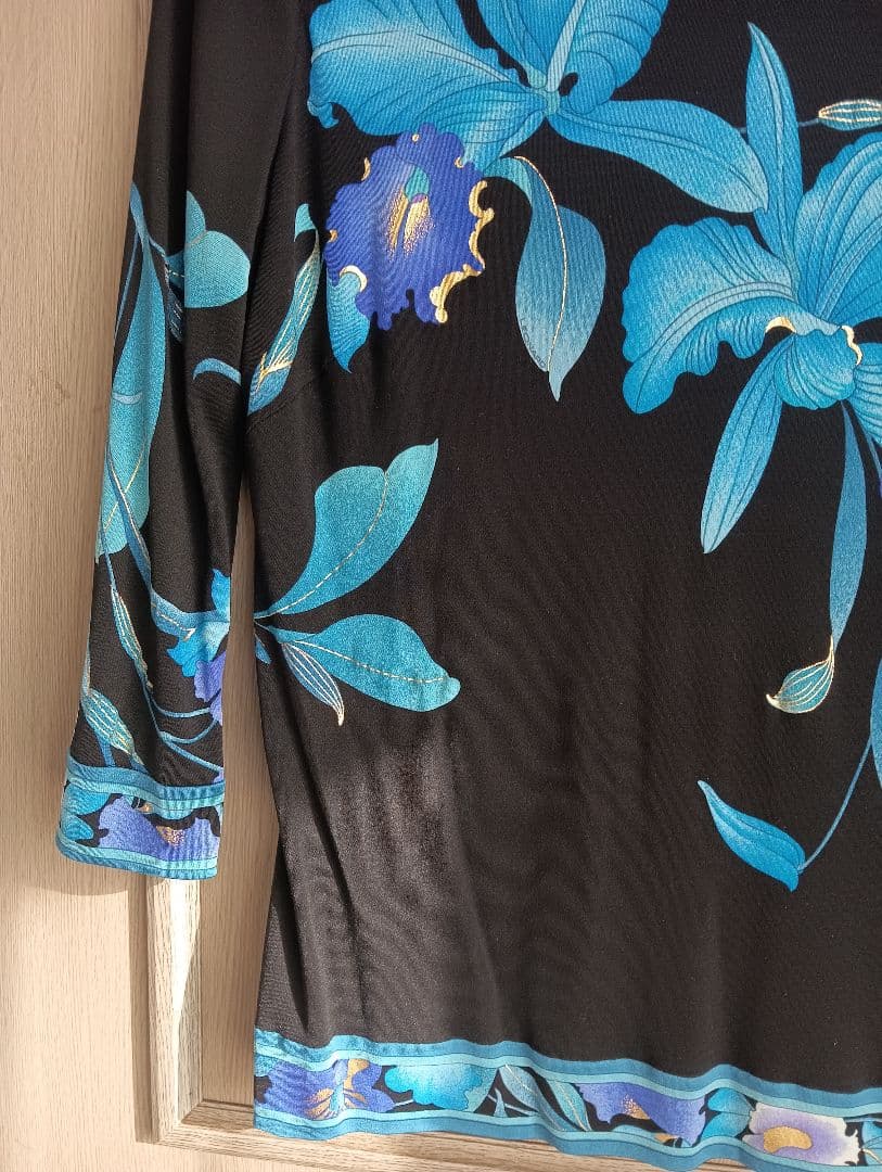 ♥連休大幅値下げ 超美品♥レオナール 花柄 長袖トップス