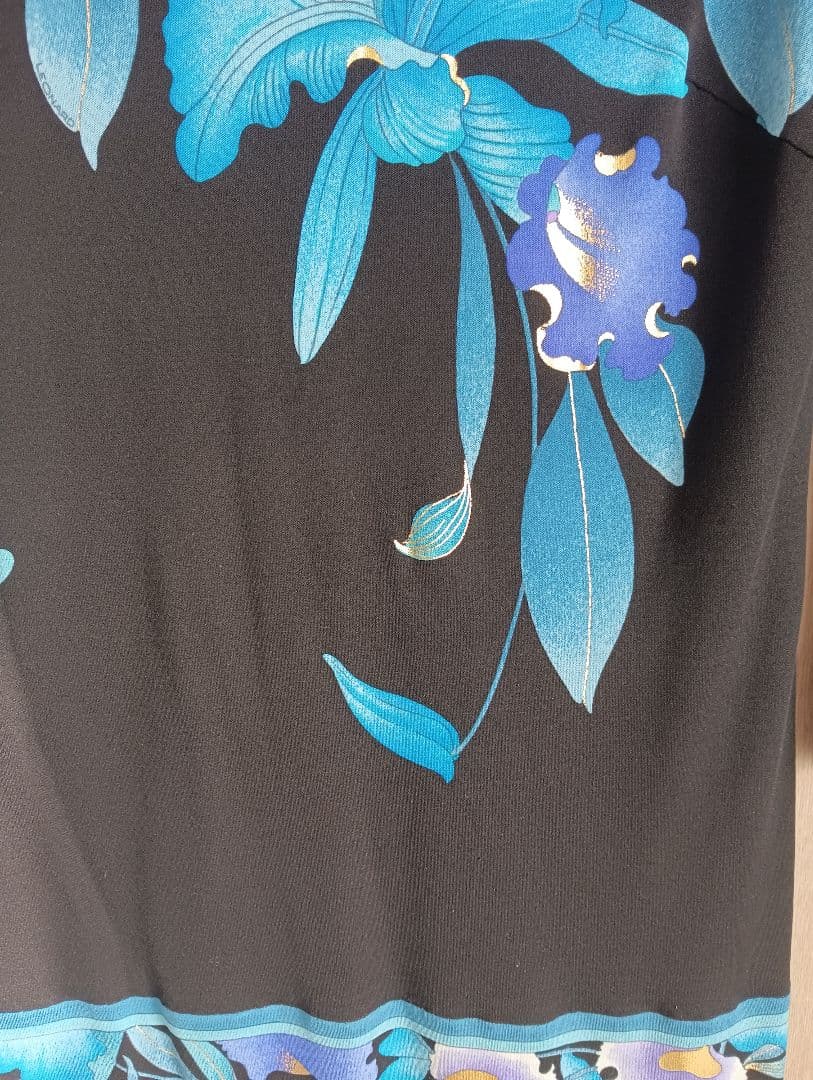 ♥連休大幅値下げ 超美品♥レオナール 花柄 長袖トップス