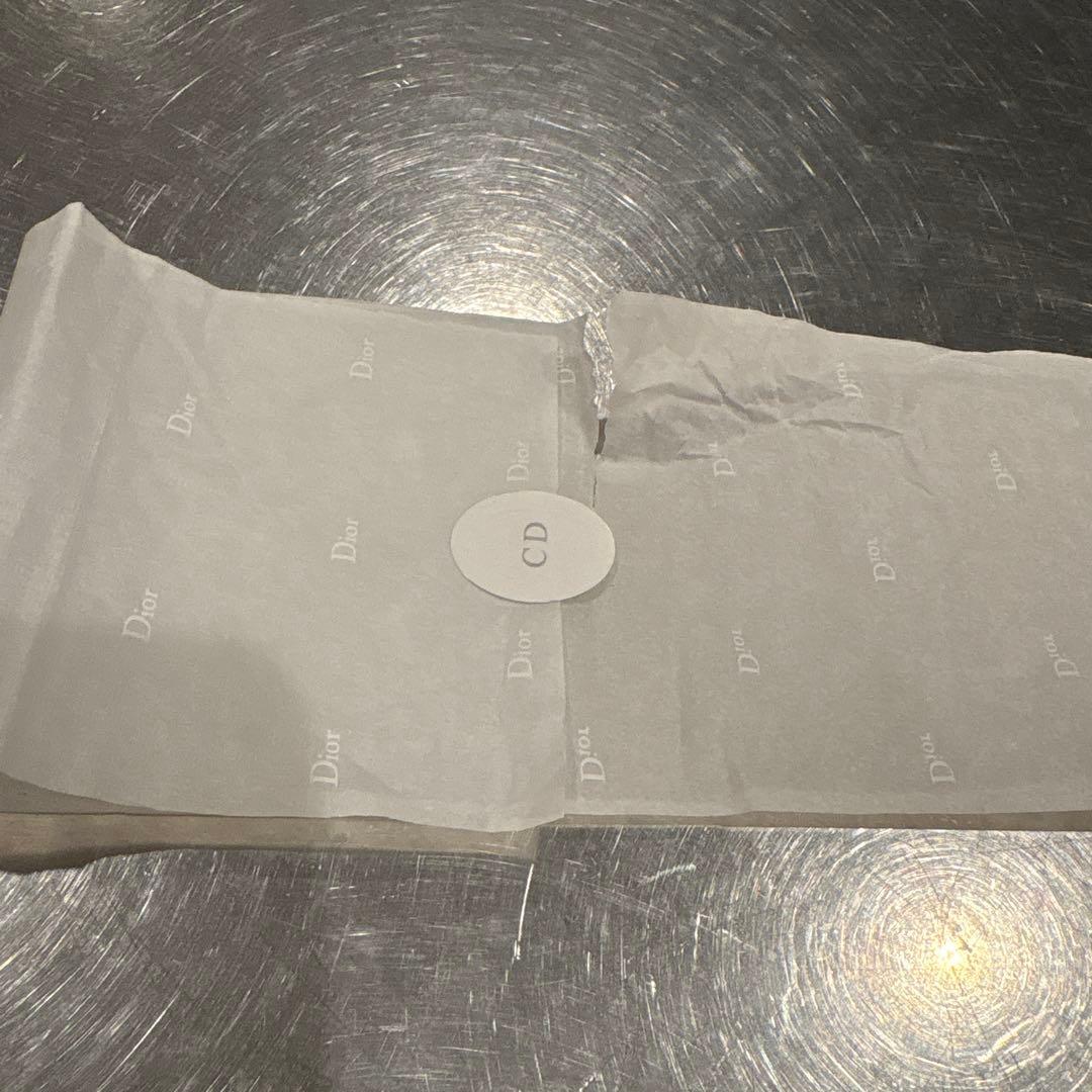 Dior ロゴチャーム　箱保存袋リボン付き　新品未使用　キーホルダー