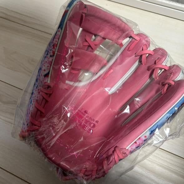 MLB 東京シリーズ 開幕戦 100個限定グローブ　ピンク