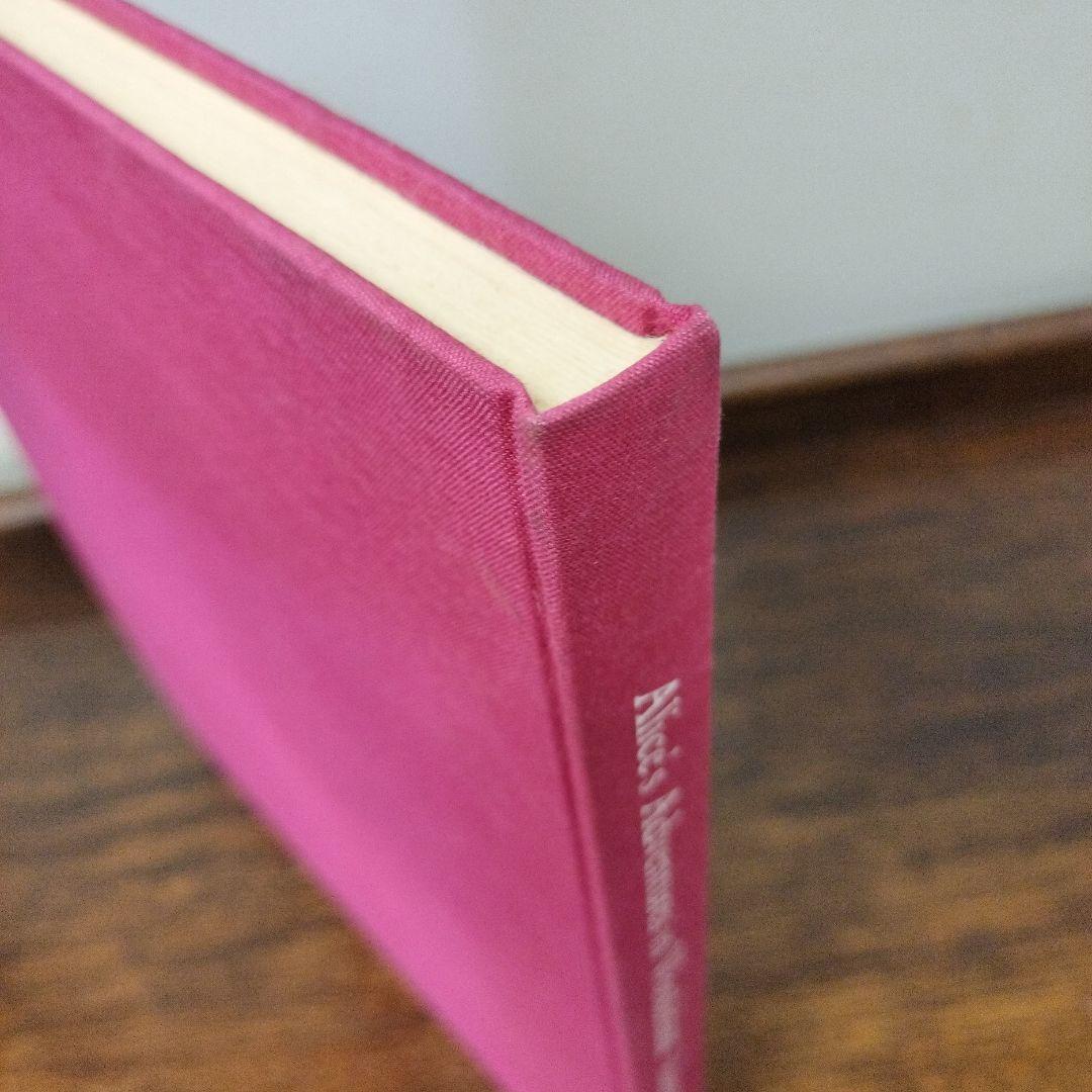 Alice❜s Adventures in Wonderland　洋書