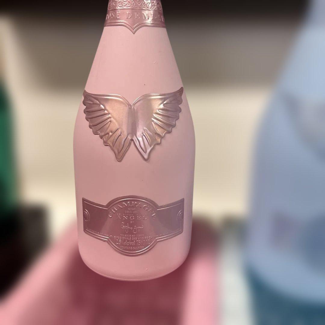 エンジェル　ピンク　ブルー　アルマンド　シャンパン　空箱　空瓶　3本セット