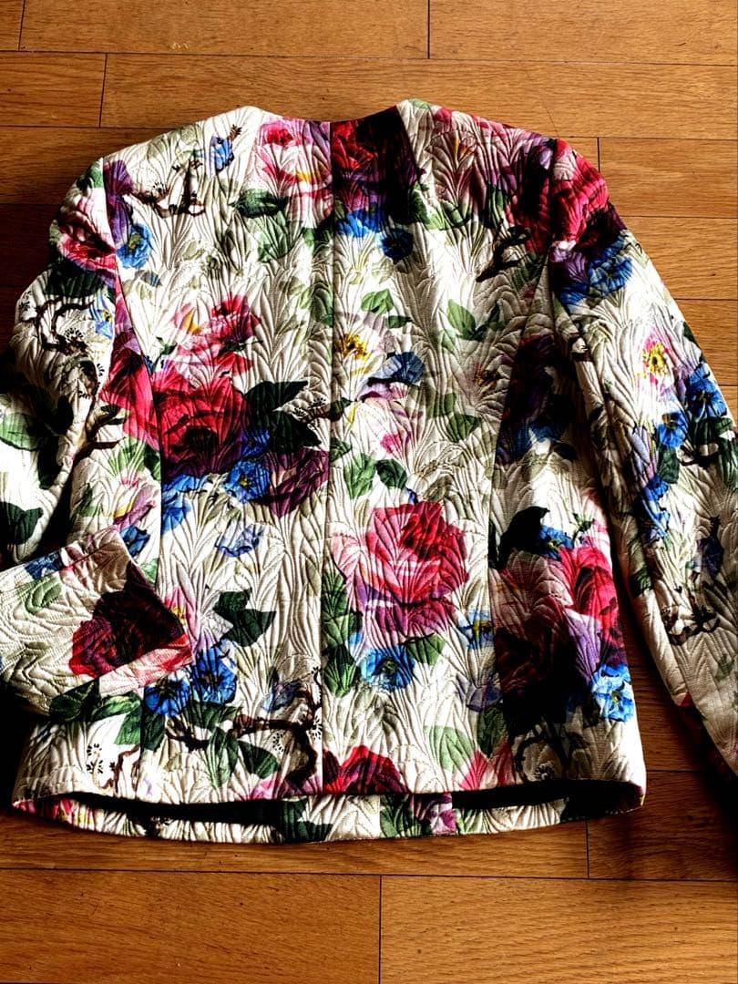 新春お値下げ ドルチェアンドガッバーナ ワッフル生地丸首ジャケット 花柄