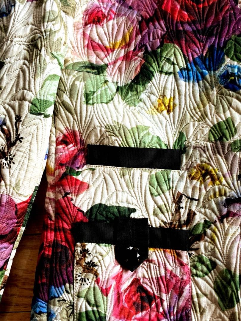 新春お値下げ ドルチェアンドガッバーナ ワッフル生地丸首ジャケット 花柄