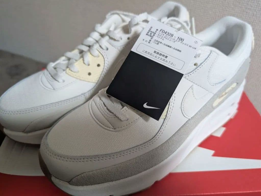 【新品タグ付】ナイキ エア マックス 90 LV8 26.0cm