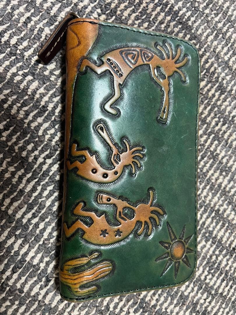 ココペリ彫刻デザイン長財布　本革