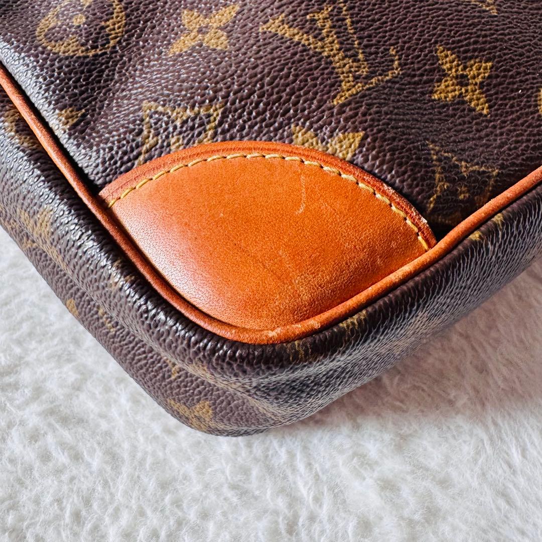 ルイヴィトン コンピエーニュ28 モノグラム M51845 クラッチバッグ