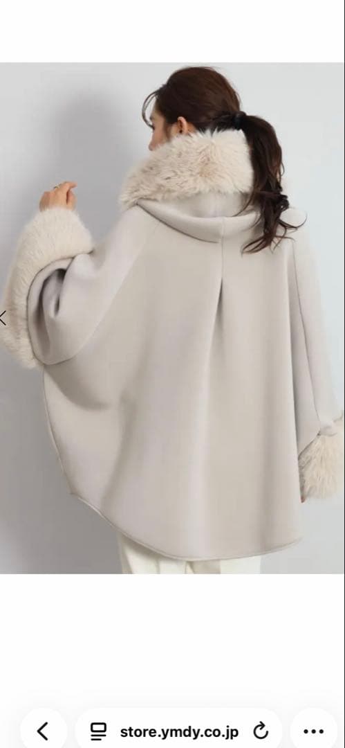 ヤマダヤ系列スコットクラブ、fennelファー付きポンチョ・ケープコート