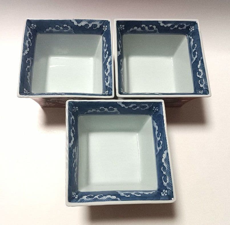 ② 源右衛門窯 染錦 赤濃菊絵 角鉢 3客組 未使用品