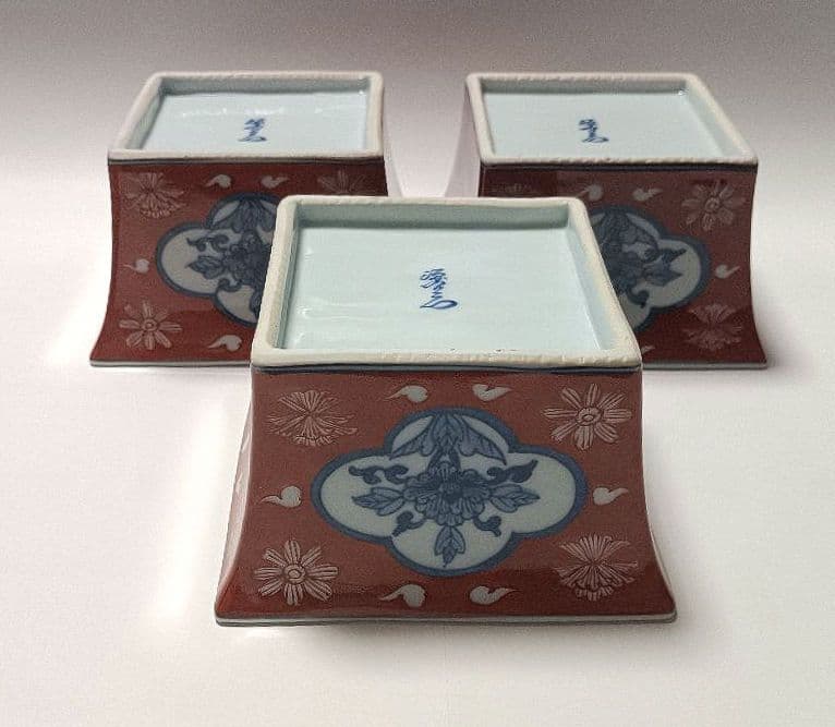 ② 源右衛門窯 染錦 赤濃菊絵 角鉢 3客組 未使用品